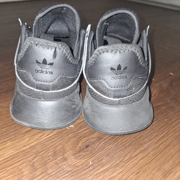 Adidas - Picture 2 of 4